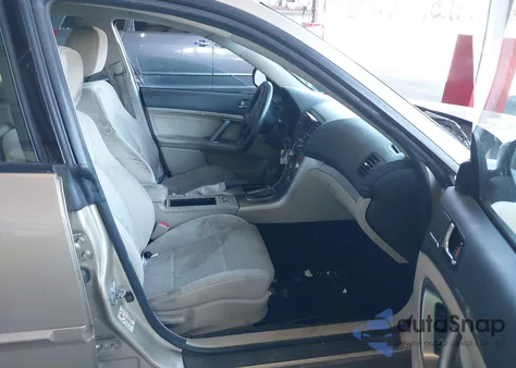 2009 Subaru Outback 2.5I z USA, uszkodzony, nr VIN 4S4BP61C997334477